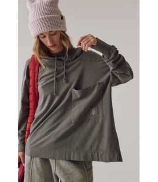FREE PEOPLE MOVEMENT Hot Shot Hooded Layer in Gunmetal
