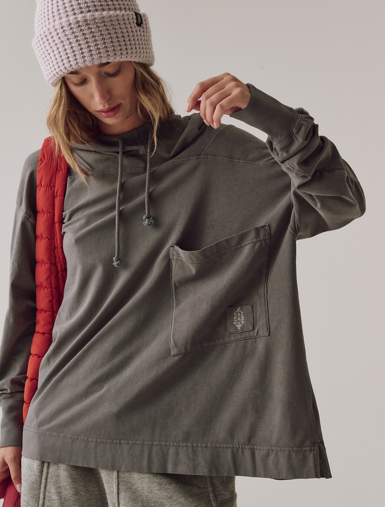 FREE PEOPLE MOVEMENT Hot Shot Hooded Layer in Gunmetal