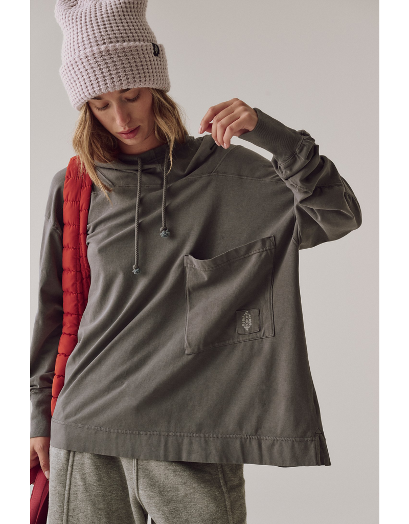 FREE PEOPLE MOVEMENT Hot Shot Hooded Layer in Gunmetal