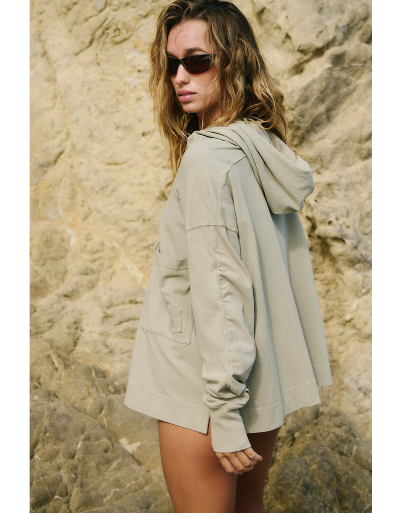 FREE PEOPLE MOVEMENT Hot Shot Hooded Layer in Sage Stone