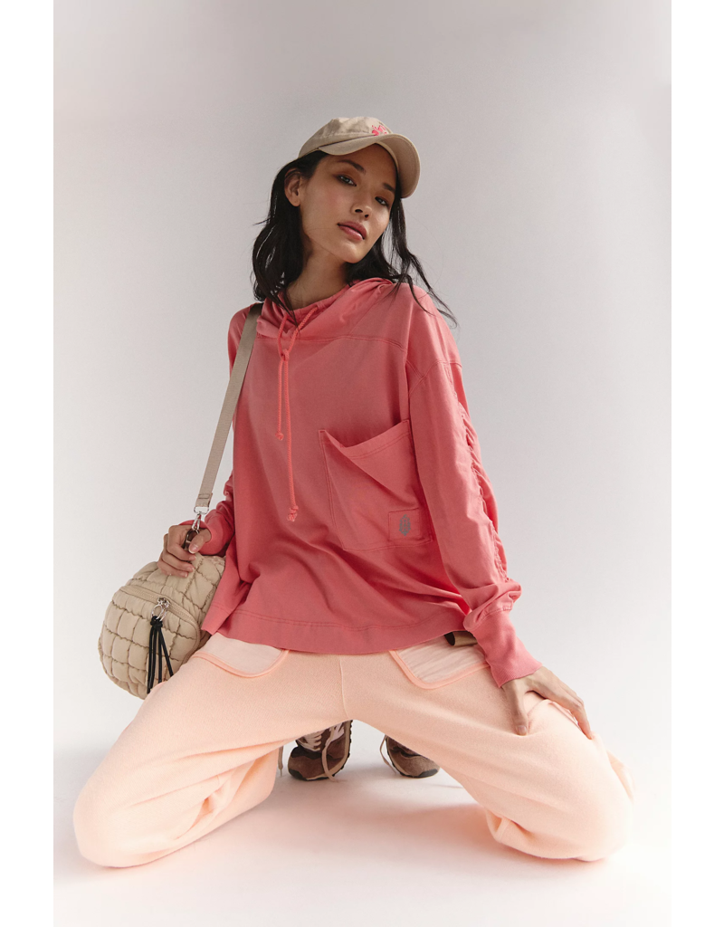 FREE PEOPLE MOVEMENT Hot Shot Hooded Layer in Hibiscus