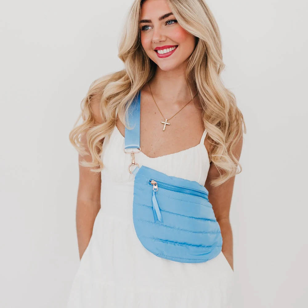 PRETTY SIMPLE Jolie Puffer Belt Bag in Carolina Blue