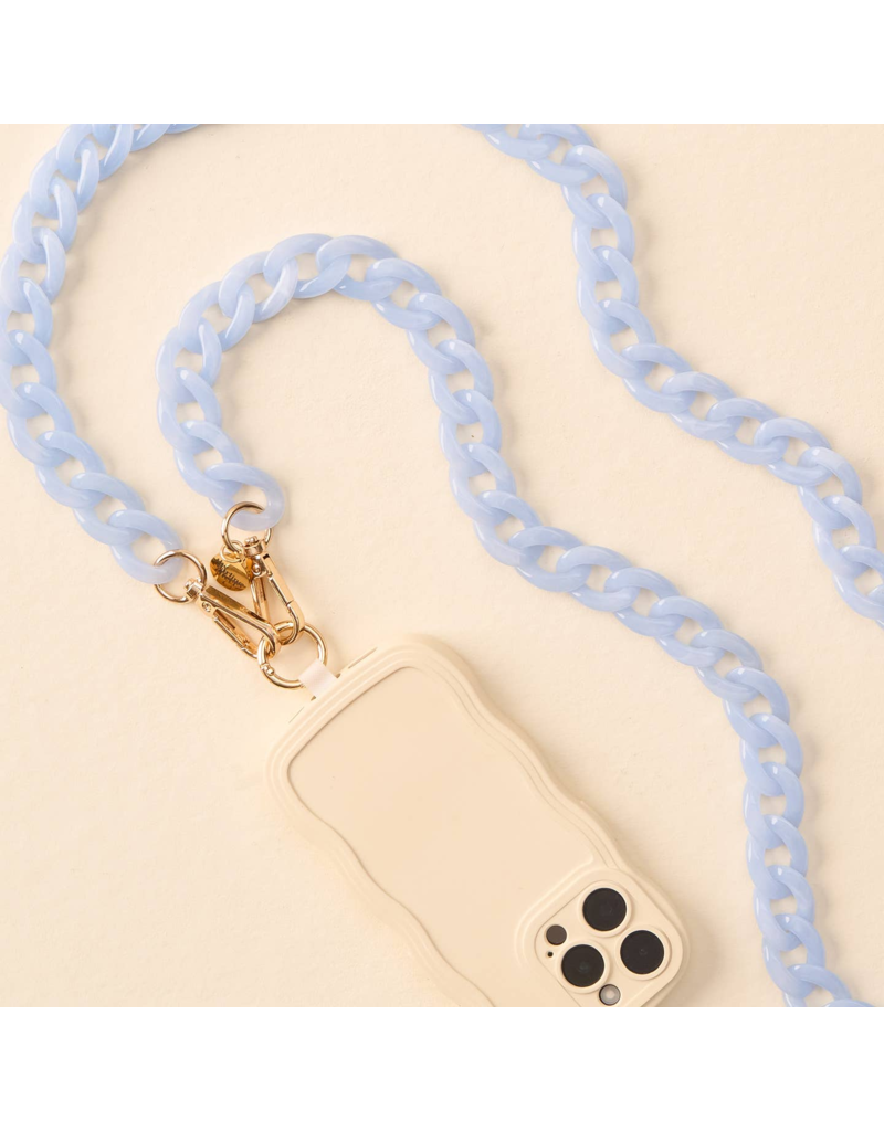THE DARLING EFFECT Hold The Phone Crossbody Chain in Sky Blue