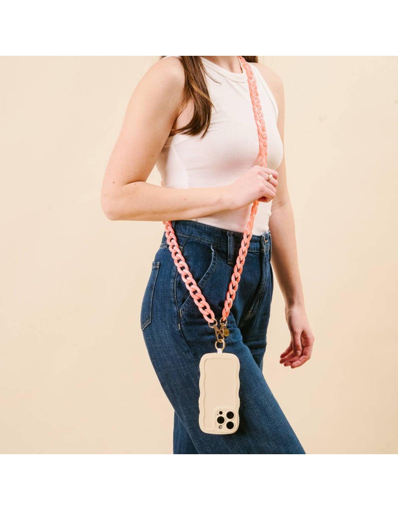 THE DARLING EFFECT Hold The Phone Crossbody Chain in Bubblegum