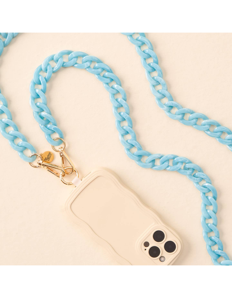 THE DARLING EFFECT Hold The Phone Crossbody Chain in Ocean Blue