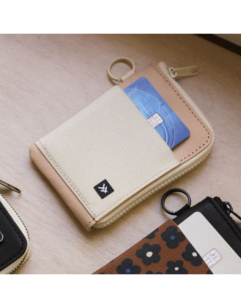 THREAD WALLETS Zipper Wallet in Off White