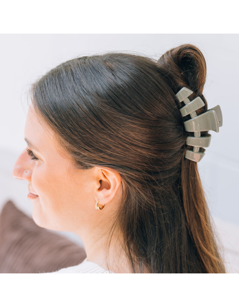 TELETIES Medium Classic Claw Hair Clip in Sage It Ain't So