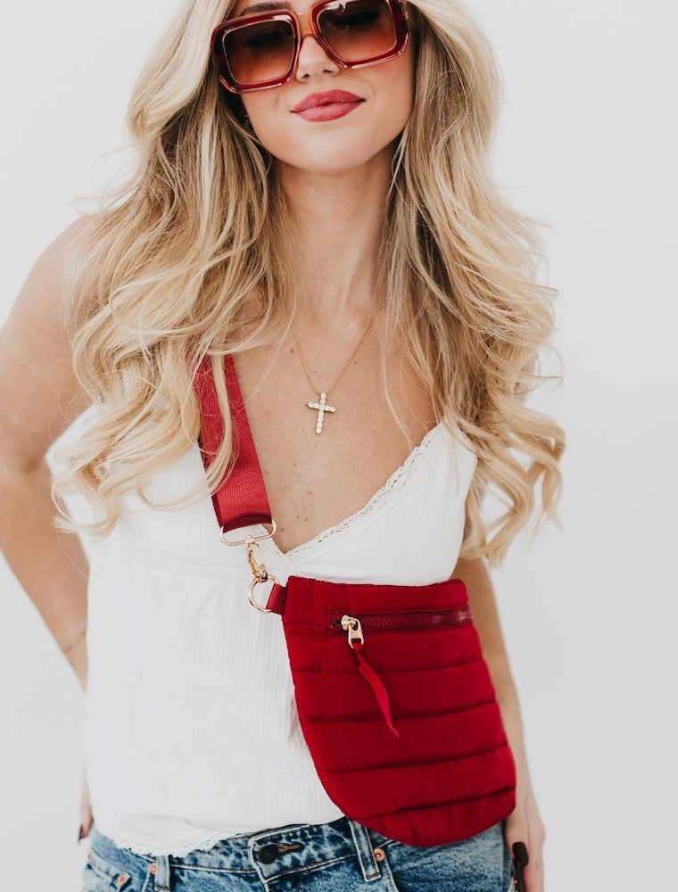 PRETTY SIMPLE Jolie Puffer Belt Bag in Crimson Red