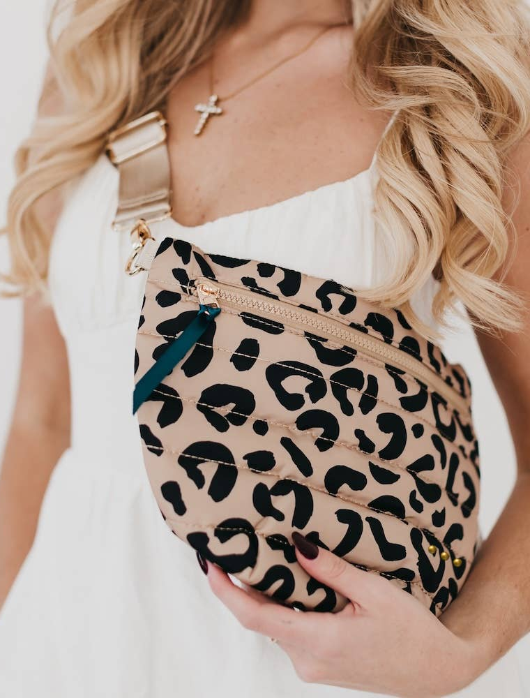 PRETTY SIMPLE Jolie Puffer Belt Bag in Leopard
