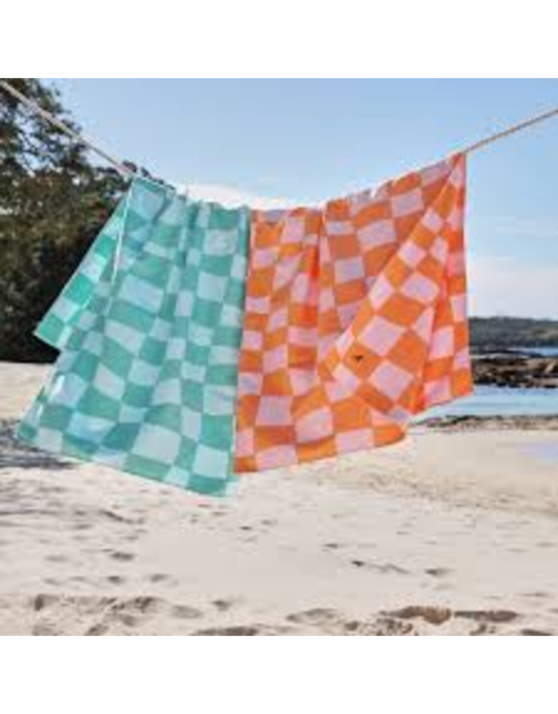 DOCK & BAY Quick Dry XL Towel in Checkmate Orange