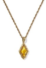 KENDRA SCOTT DESIGN Adeline Vintage Gold Short Pendant Necklace in Marbled Amber Illusion