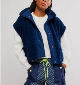 FREE PEOPLE MOVEMENT Scout It Out Fleece Vest in Midnight Navy