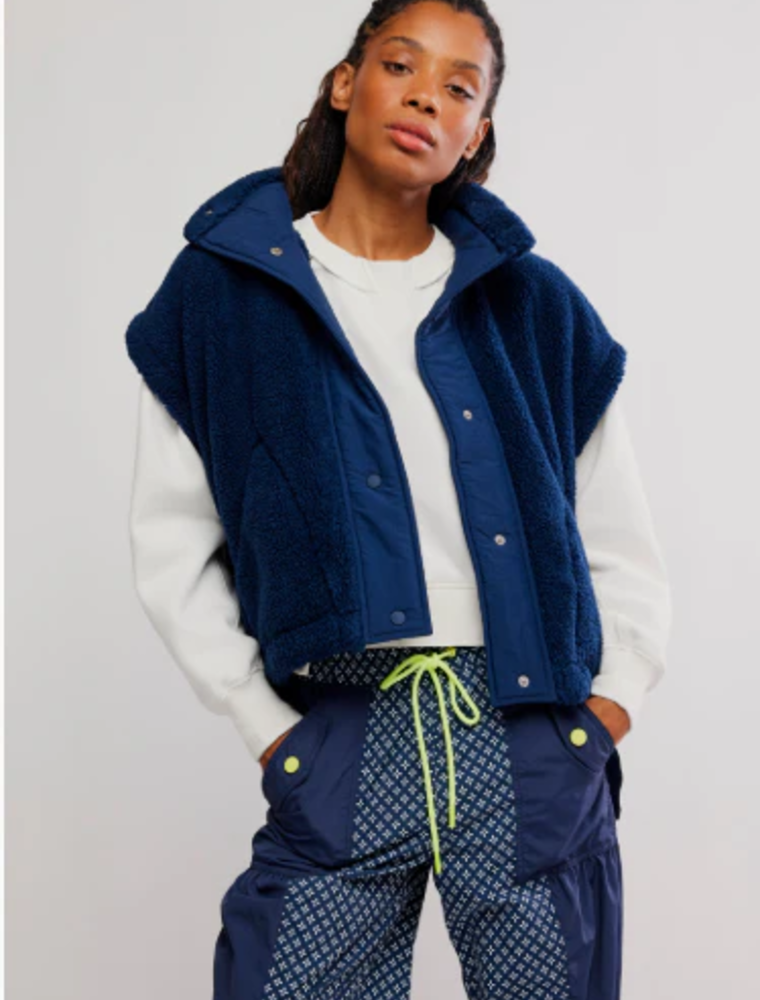 FREE PEOPLE MOVEMENT Scout It Out Fleece Vest in Midnight Navy