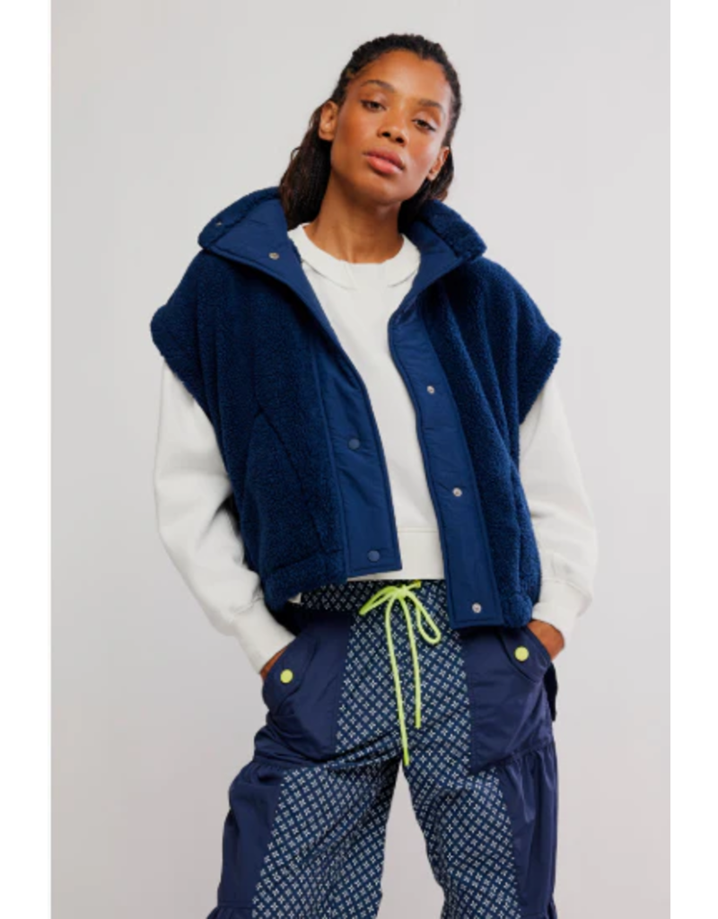 FREE PEOPLE MOVEMENT Scout It Out Fleece Vest in Midnight Navy
