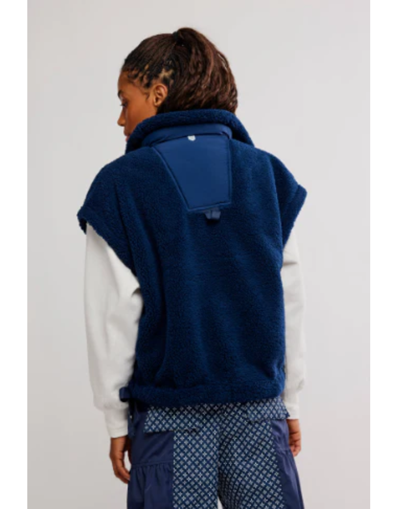 FREE PEOPLE MOVEMENT Scout It Out Fleece Vest in Midnight Navy