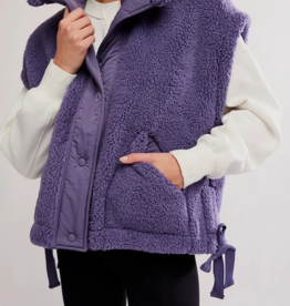FREE PEOPLE MOVEMENT Scout It Out Fleece Vest in Graphite