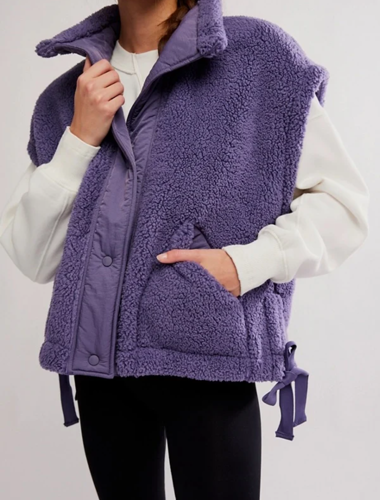 FREE PEOPLE MOVEMENT Scout It Out Fleece Vest in Graphite