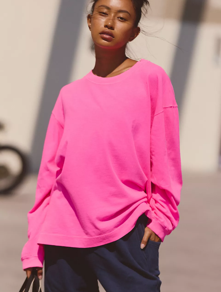 FREE PEOPLE MOVEMENT Hustle Layer in Fuchsia Flirt