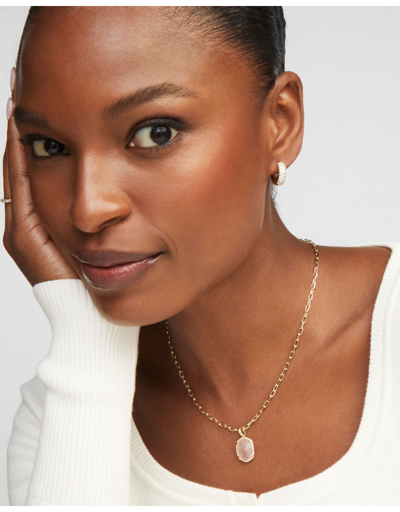 KENDRA SCOTT DESIGN Daphne Gold Pave Frame Short Pendant Necklace