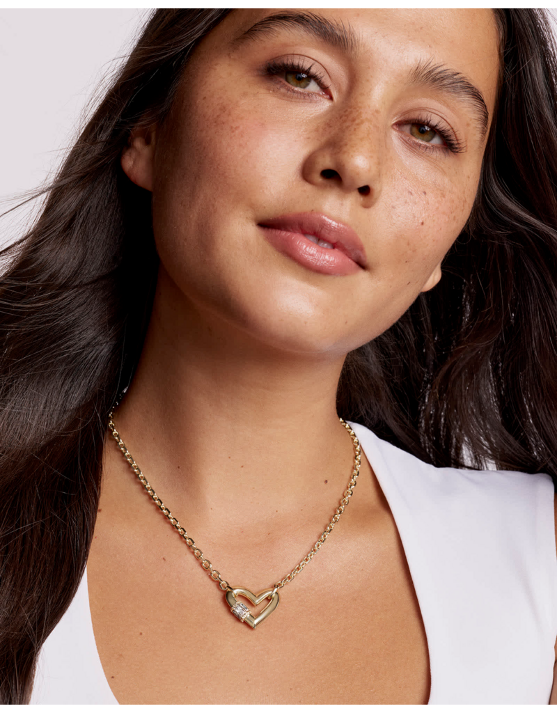 KENDRA SCOTT DESIGN Emery Heart Gold Short Pendant Necklace