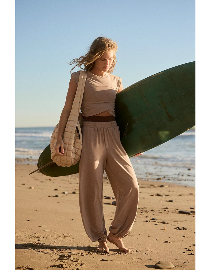 FREE PEOPLE MOVEMENT Hot Shot Crossover Set in Pumice