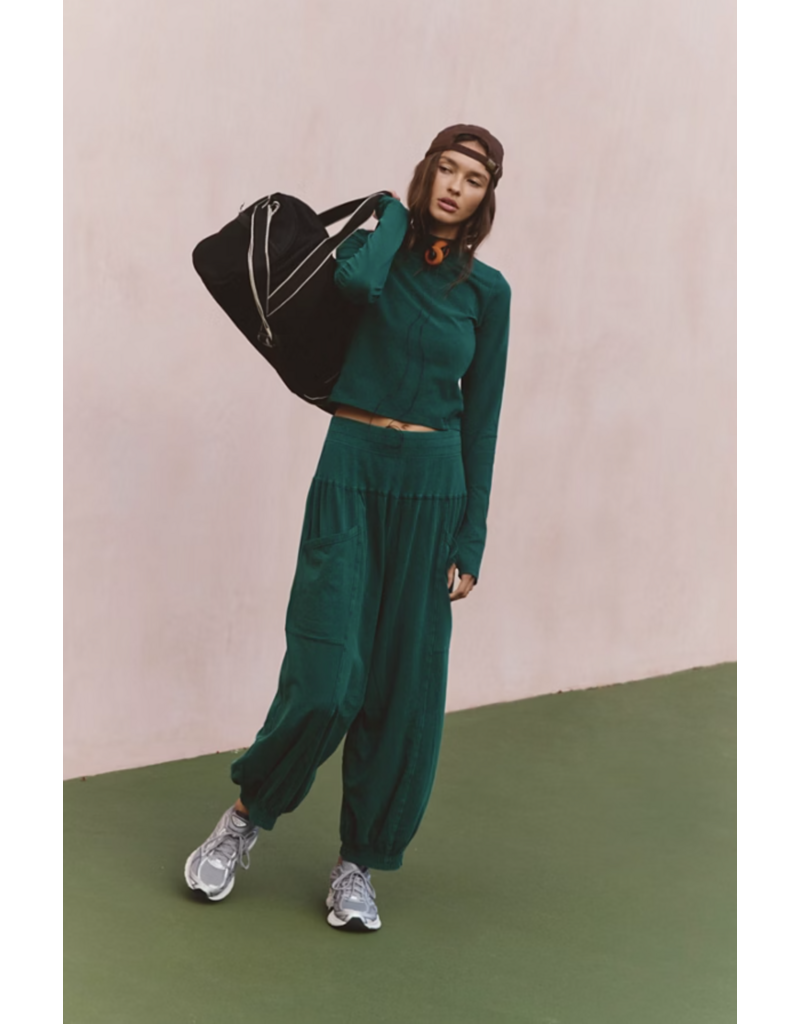 FREE PEOPLE MOVEMENT Up In The Air Set in Evergreen