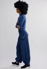 FREE PEOPLE MOVEMENT Up In The Air Set in Midnight Navy