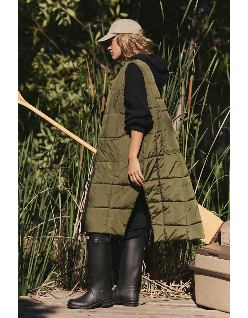 FREE PEOPLE MOVEMENT On The Move Packable Puffer Vest in Seagrass