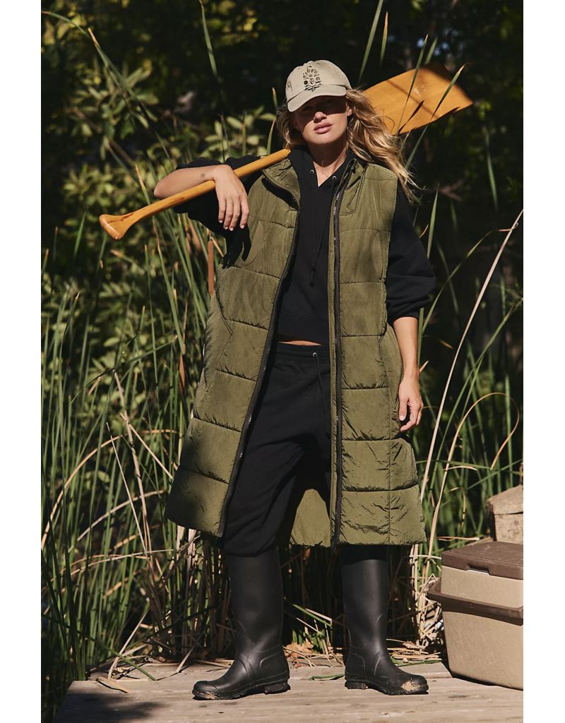 FREE PEOPLE MOVEMENT On The Move Packable Puffer Vest in Seagrass