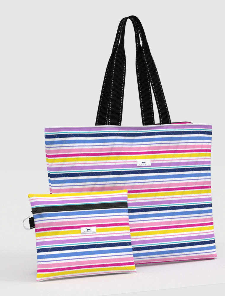 SCOUT Plus 1 Foldable Travel Bag in Stripe A Pose