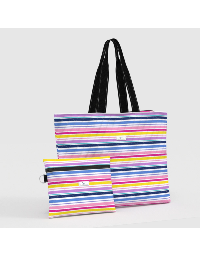 SCOUT Plus 1 Foldable Travel Bag in Stripe A Pose