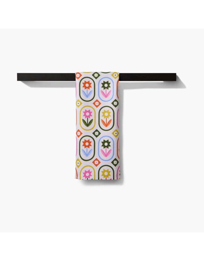 GEOMETRY Petal Patchwork Tea Towel