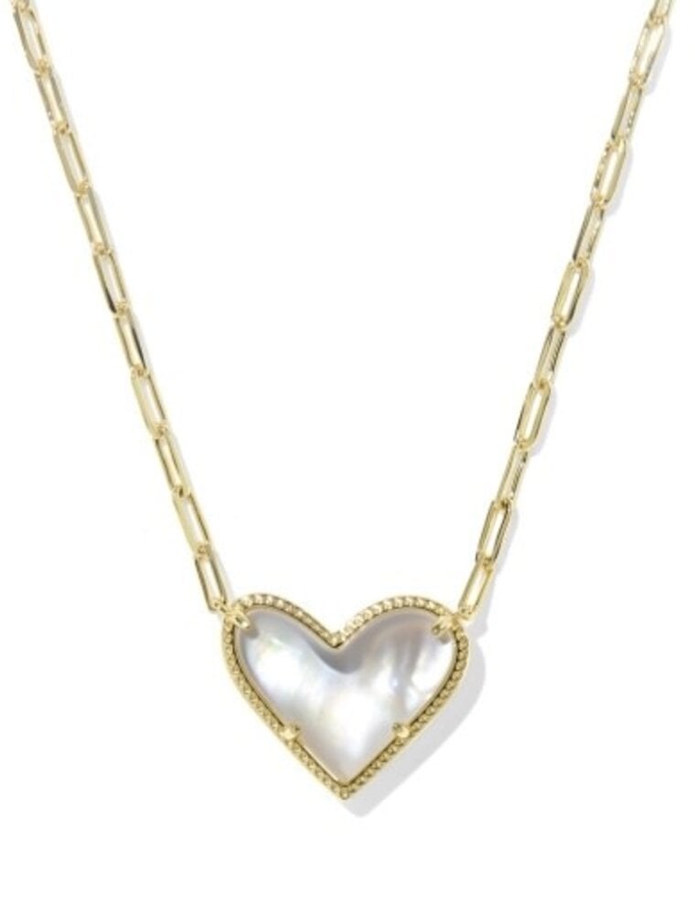 KENDRA SCOTT DESIGN Ari Heart Statement Gold Short Pendant Necklace in Ivory Mother-of-Pearl