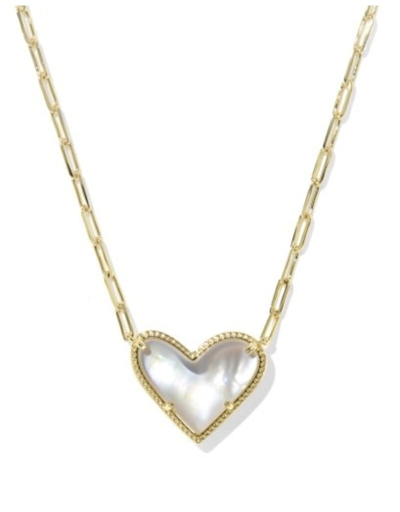 KENDRA SCOTT DESIGN Ari Heart Statement Gold Short Pendant Necklace in Ivory Mother-of-Pearl