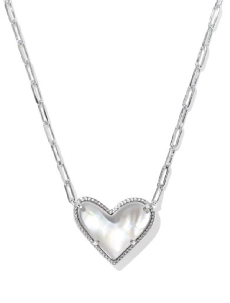 KENDRA SCOTT DESIGN Ari Heart Statement Silver Short Pendant Necklace in Ivory Mother-of-Pearl