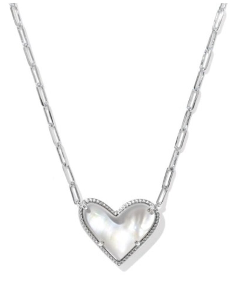 KENDRA SCOTT DESIGN Ari Heart Statement Silver Short Pendant Necklace in Ivory Mother-of-Pearl