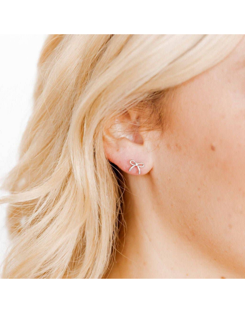 LINNY & CO Sadie Bow Silver Screwback Stud Earrings