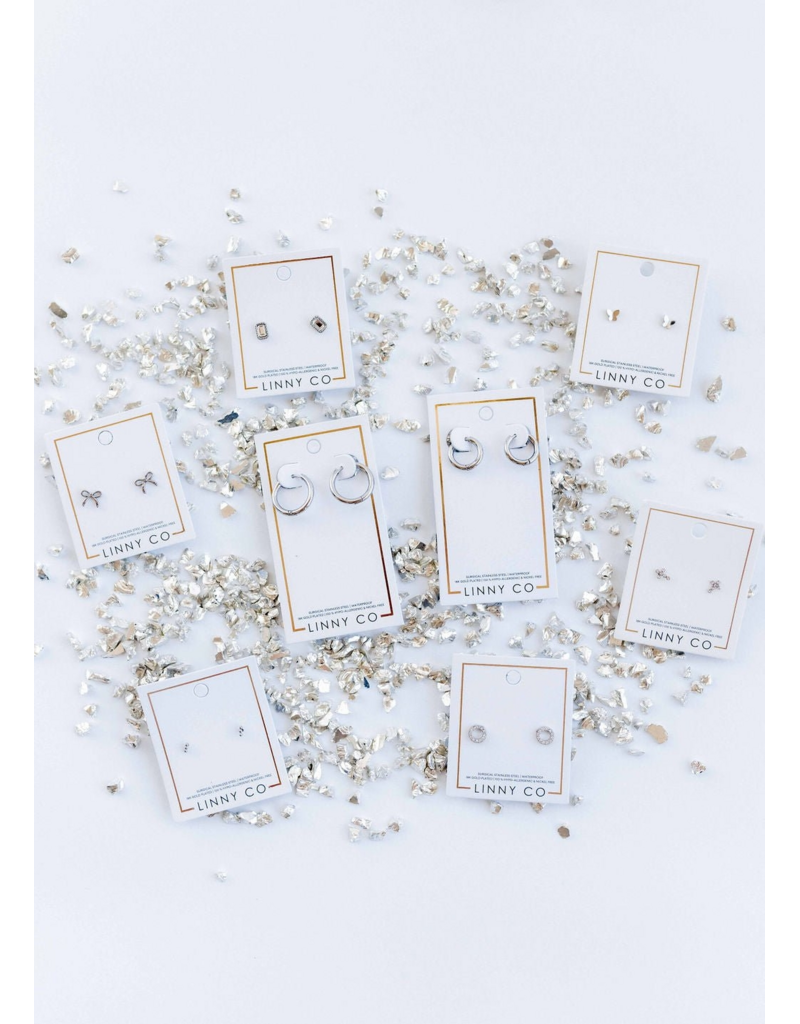 LINNY & CO Sadie Bow Silver Screwback Stud Earrings