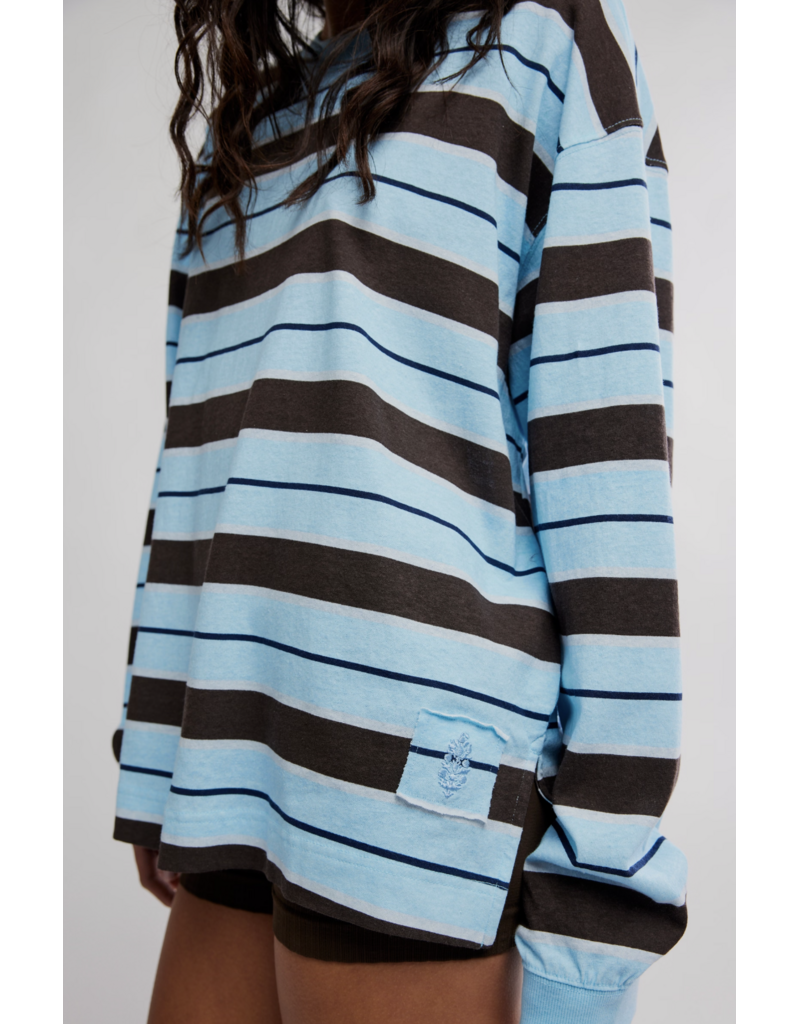 FREE PEOPLE MOVEMENT Printed Hustle Layer in Bright Blue/Chocolate Combo