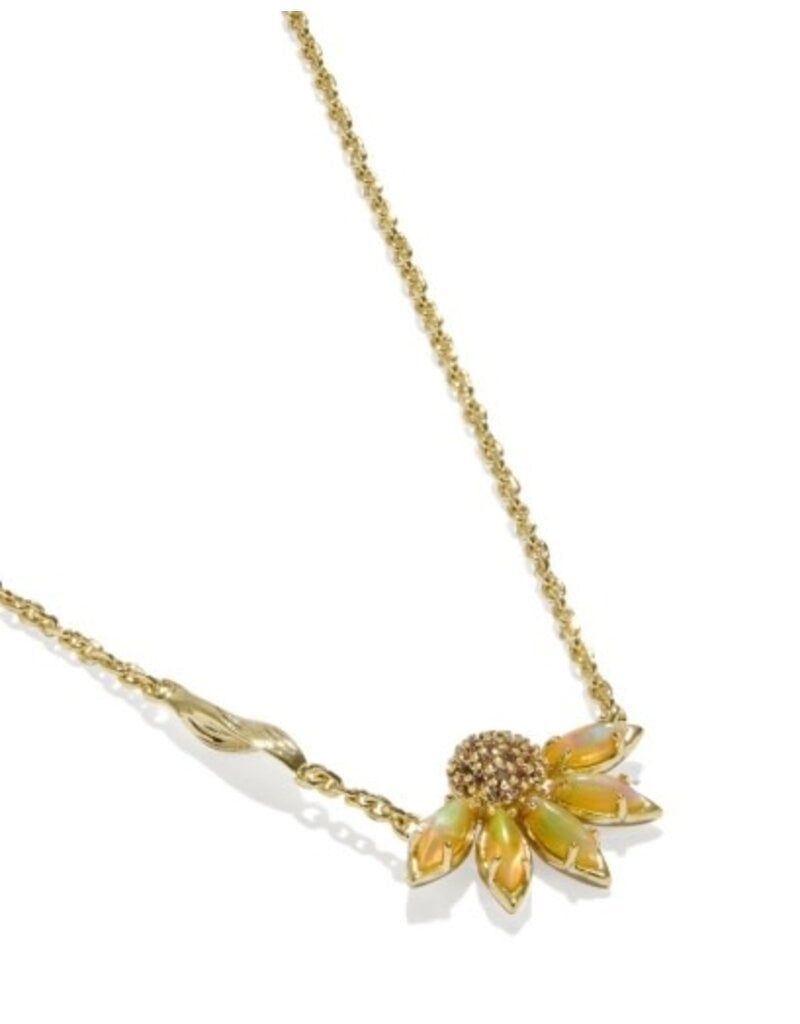 KENDRA SCOTT DESIGN Anya Flower Gold Short Pendant Necklace in Yellow Mix