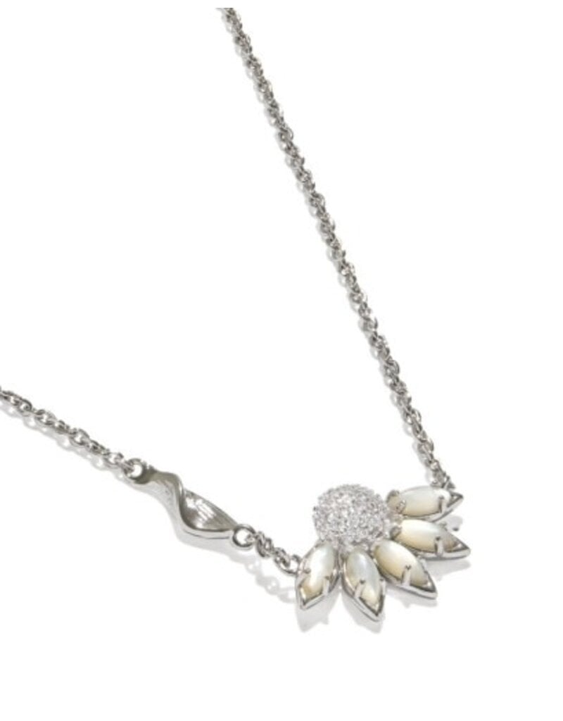 KENDRA SCOTT DESIGN Anya Flower Silver Short Pendant Necklace in Ivory Mix