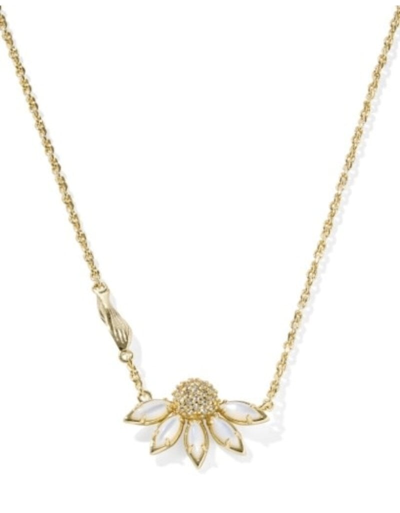 KENDRA SCOTT DESIGN Anya Flower Gold Short Pendant Necklace in Ivory Mix