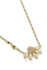 KENDRA SCOTT DESIGN Anya Flower Gold Short Pendant Necklace in Ivory Mix