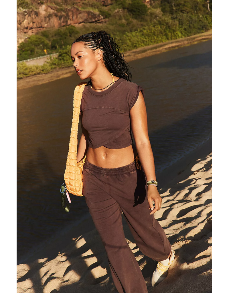 FREE PEOPLE MOVEMENT Hot Shot Crossover Set in Dark Espresso