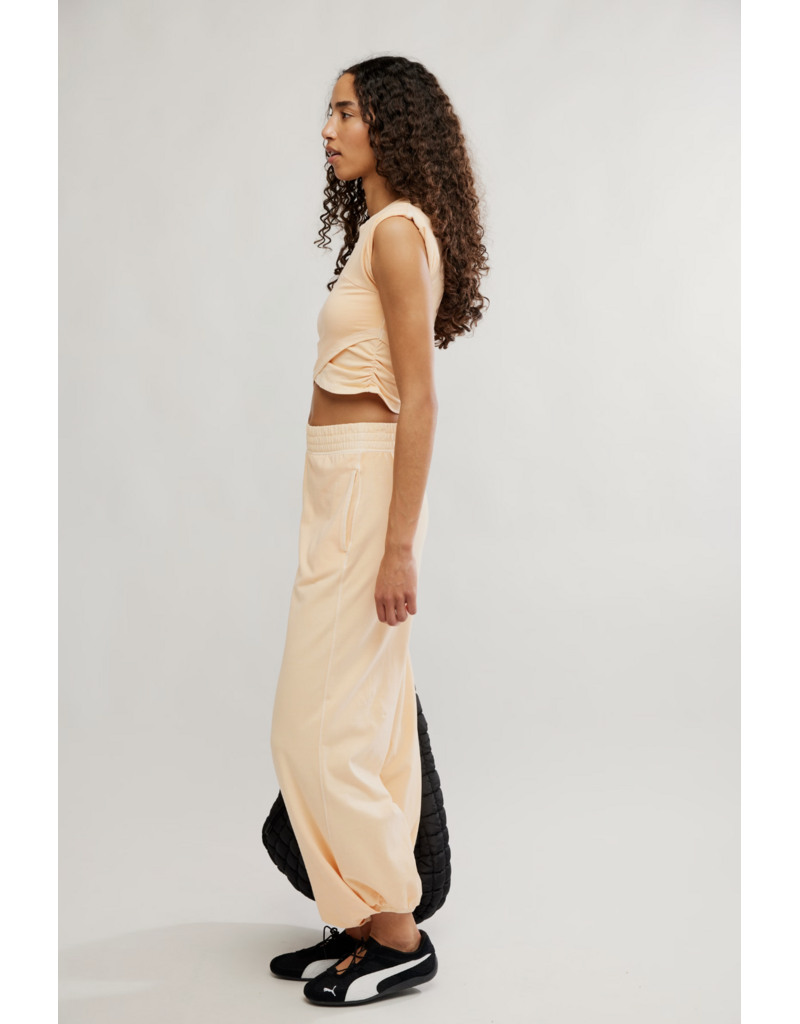 FREE PEOPLE MOVEMENT Hot Shot Crossover Set in Pina Colada