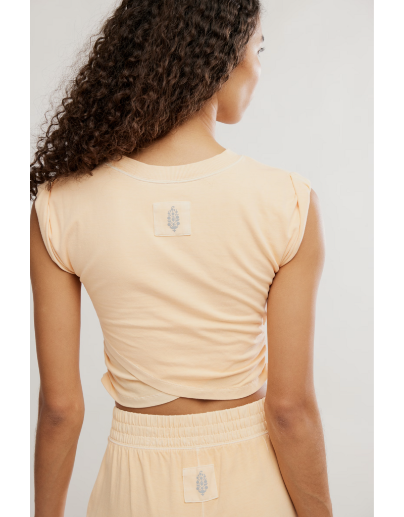 FREE PEOPLE MOVEMENT Hot Shot Crossover Set in Pina Colada