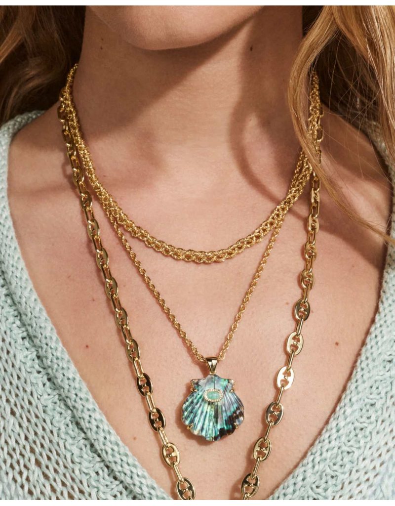 KENDRA SCOTT DESIGN Lucia Shell Gold Short Pendant Necklace in Abalone Shell