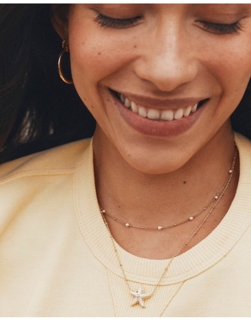 KENDRA SCOTT DESIGN Parker Starfish Gold Short Pendant Necklace in Natural Mother-of-Pearl