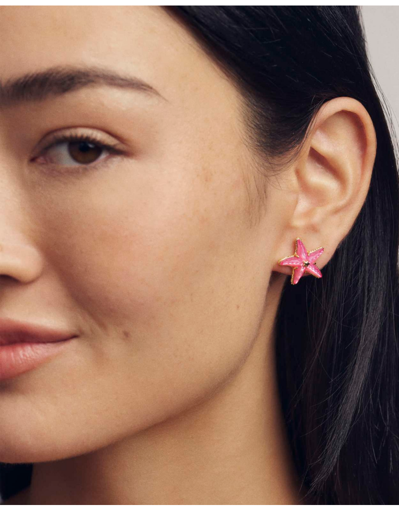 KENDRA SCOTT DESIGN Parker Starfish Gold Stud Earrings in Bright Pink Mother-of-Pearl