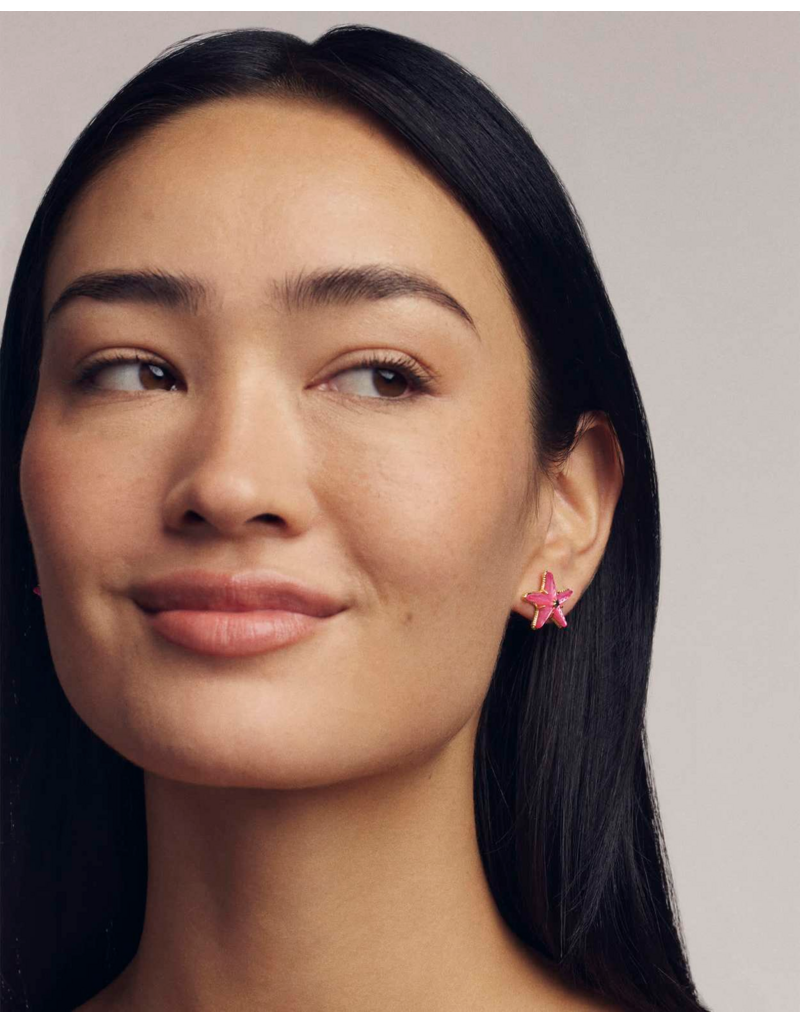 KENDRA SCOTT DESIGN Parker Starfish Gold Stud Earrings in Bright Pink Mother-of-Pearl